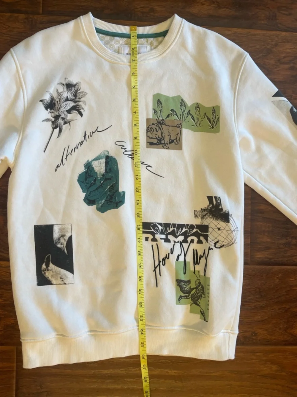 Denim & Flower White Crewneck Sweatshirt with Green Graphic Accents
